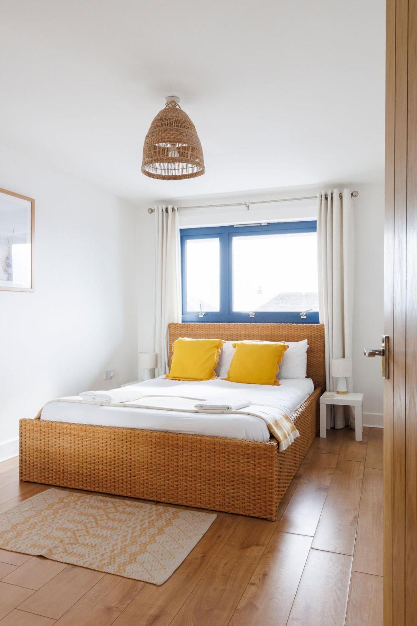 Sunny 1 Bedroom Apartment, Ocean House, * East Wittering