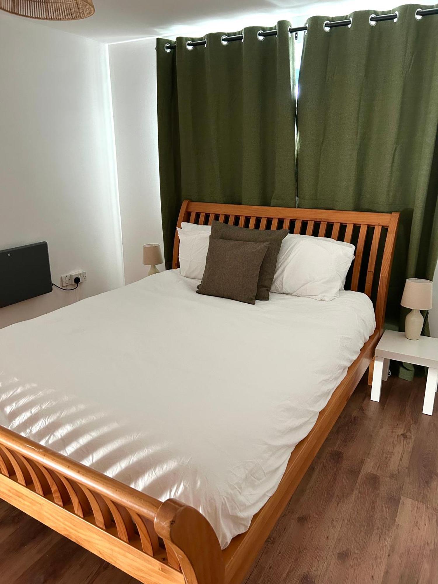 Sunny 1 Bedroom Apartment, Ocean House, * East Wittering