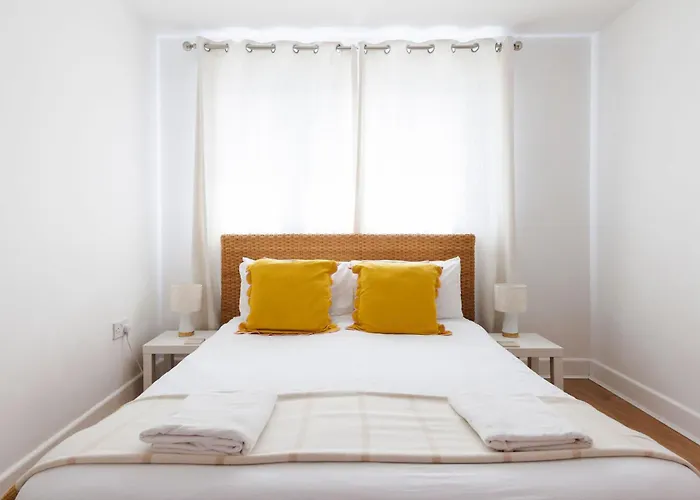 Sunny 1 Bedroom Apartment, Ocean House, East Wittering