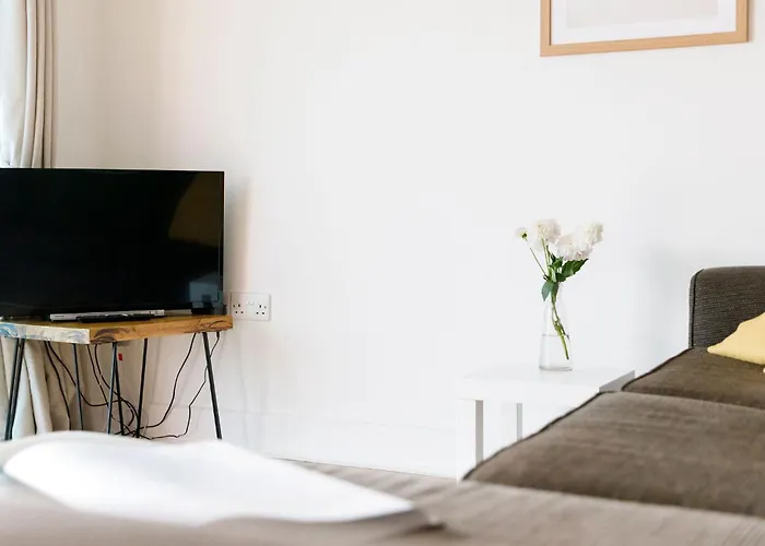 Sunny 1 Bedroom Apartment, Ocean House, East Wittering