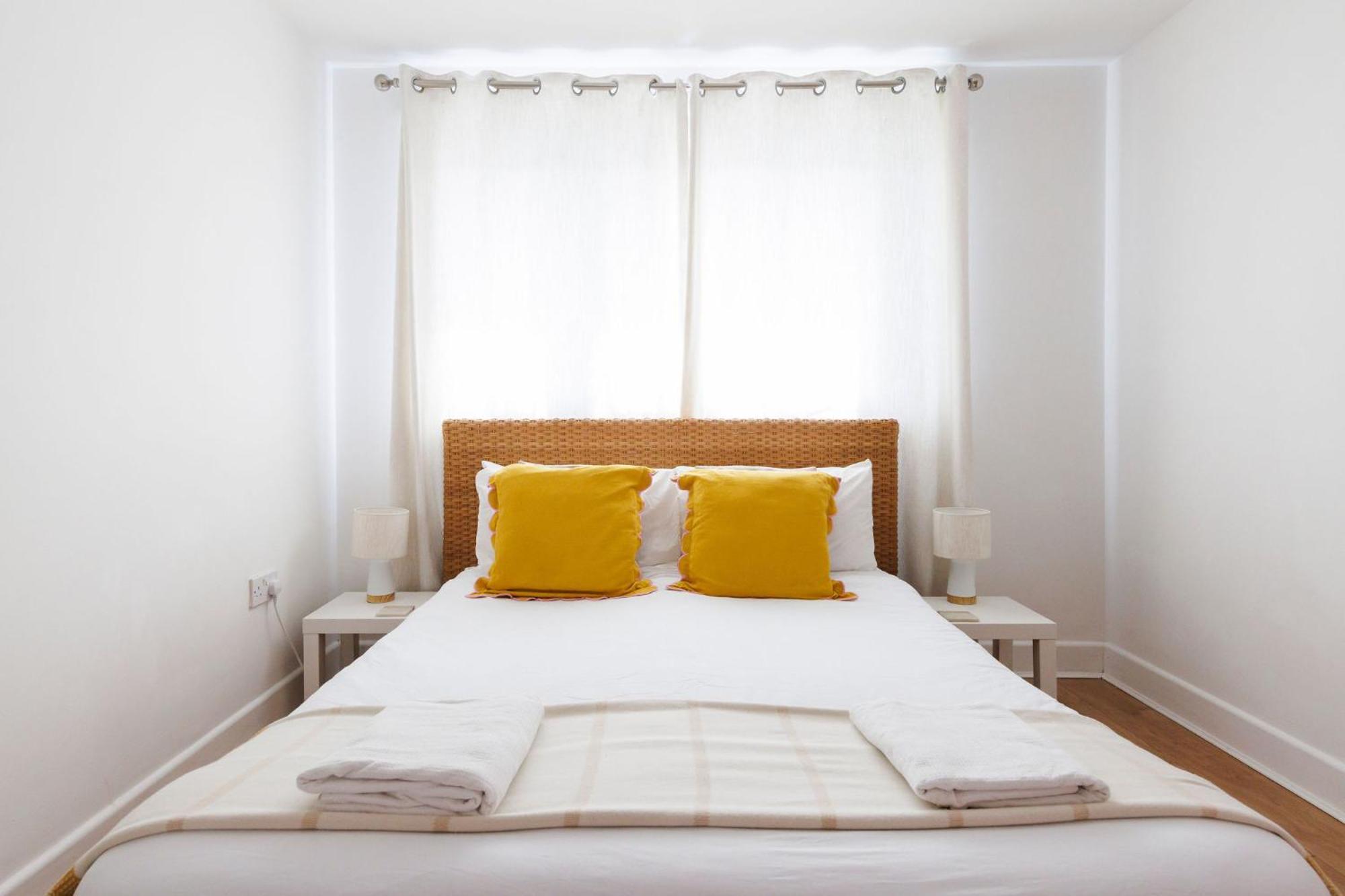 Sunny 1 Bedroom Apartment, Ocean House, *