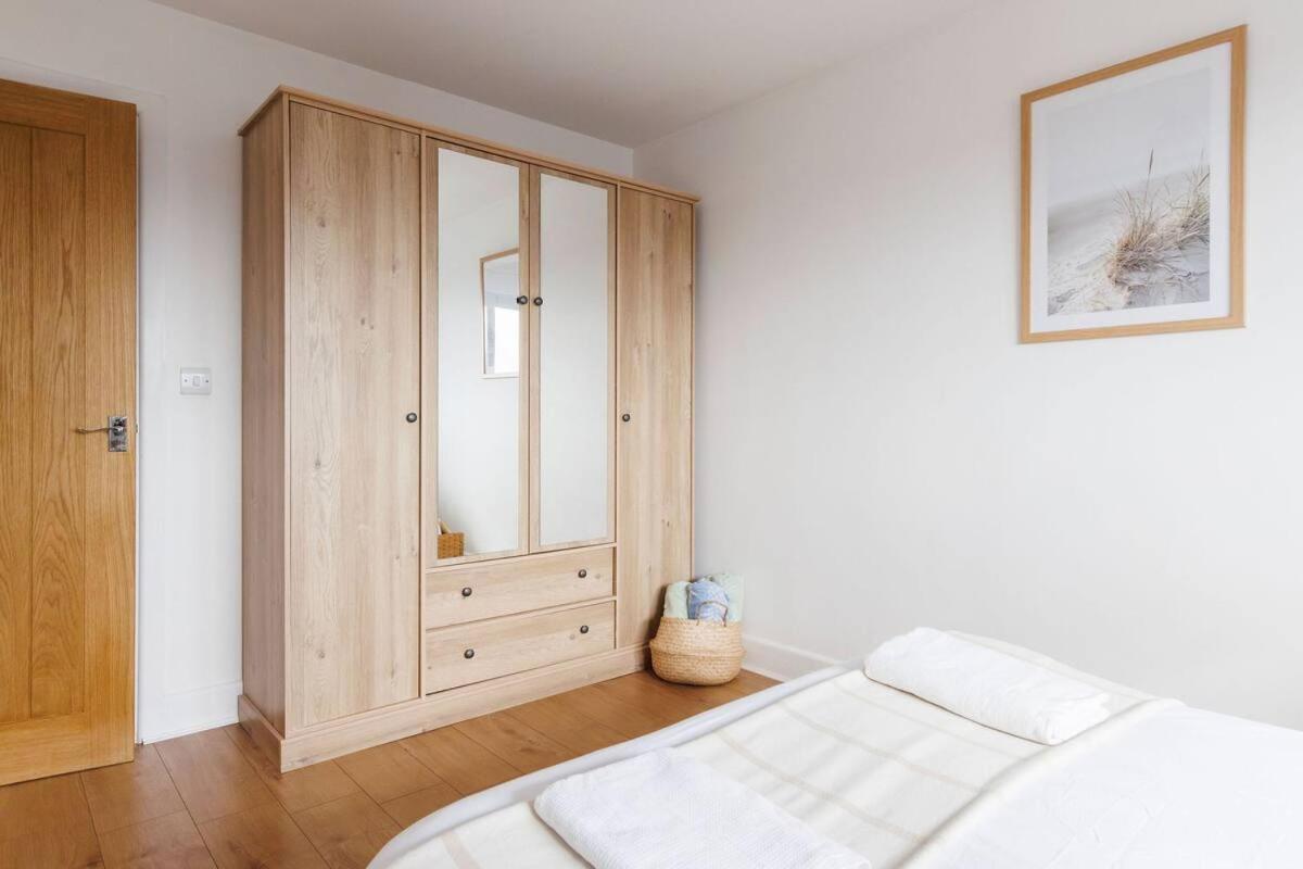 Sunny 1 Bedroom Apartment, Ocean House, East Wittering